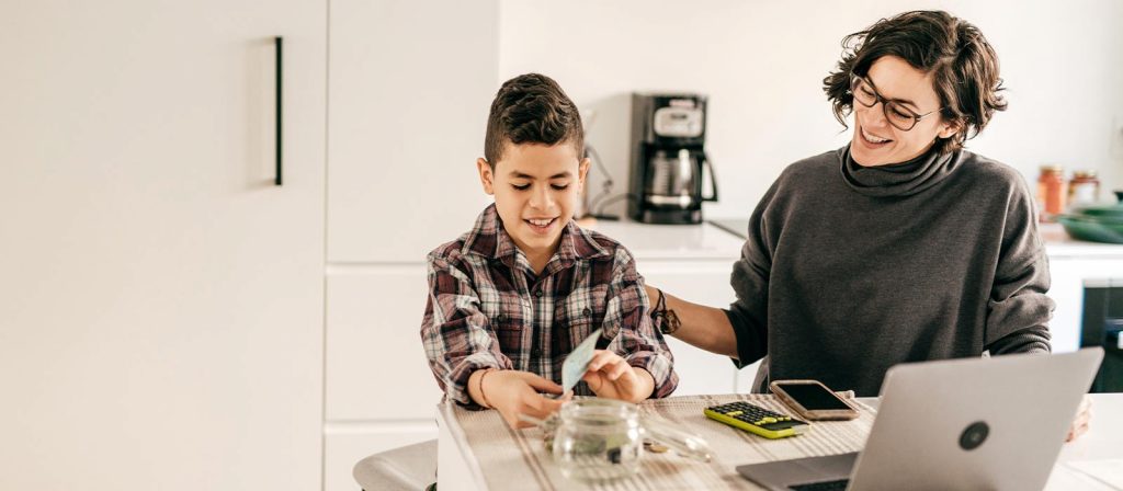 Start Good Savings Habits With Your Kids: Here's How
